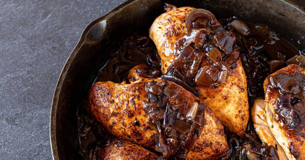 Poulet aux oignons : recette simple pour un dîner réussi