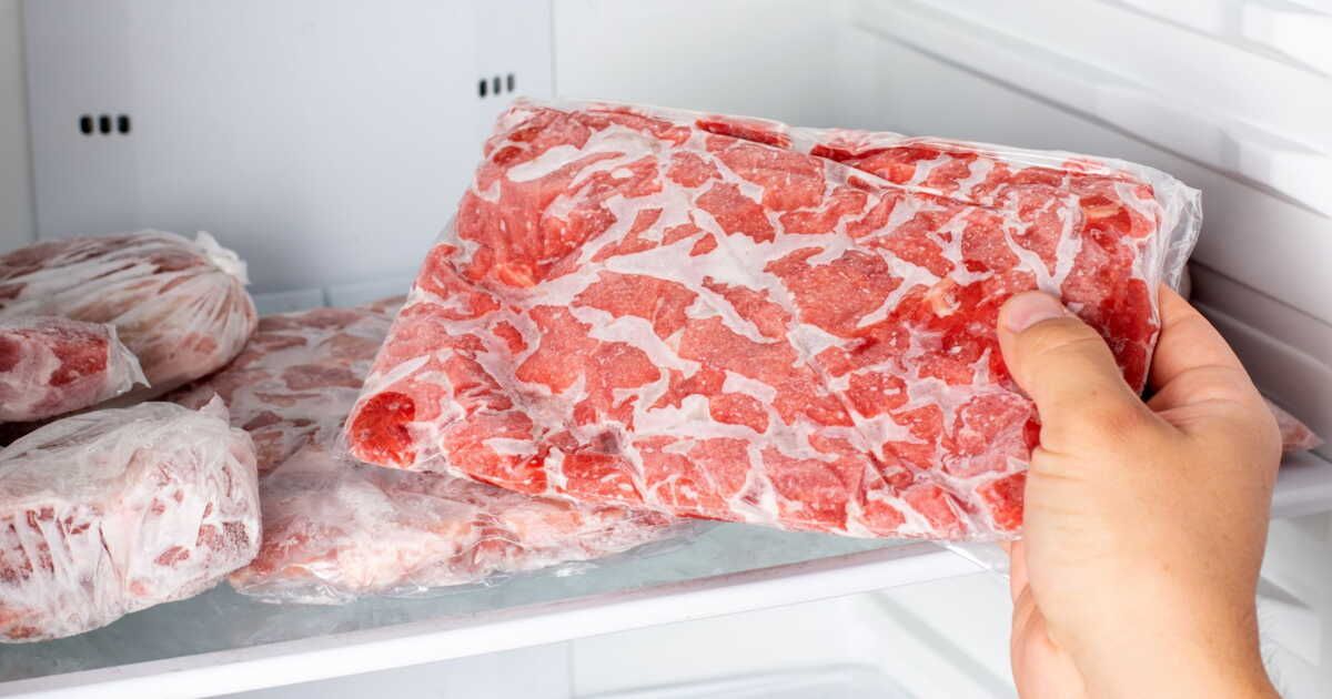 Décongeler sa viande en un rien de temps : l'astuce infaillible