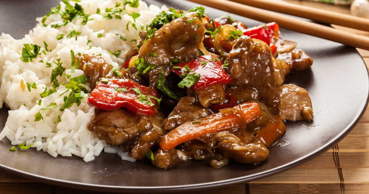 Une recette incontournable : le porc sauté à la chinoise de Julie Andrieu à tester absolument