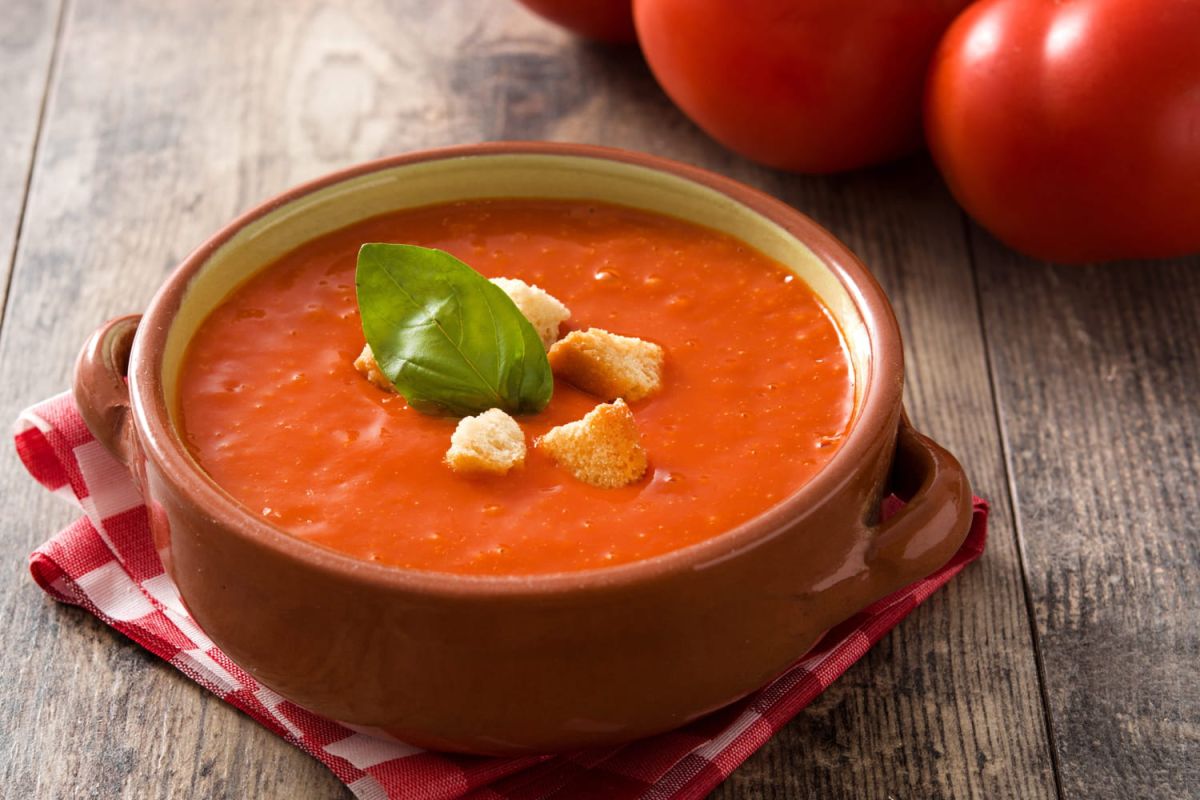 La magie des tomates mûres : une recette italienne anti-gaspillage par Laurent Mariotte