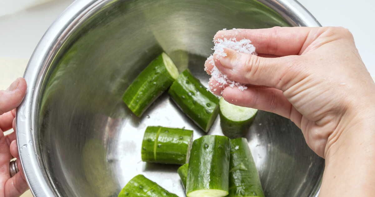 Dégorger le concombre : utile ou superflu ?