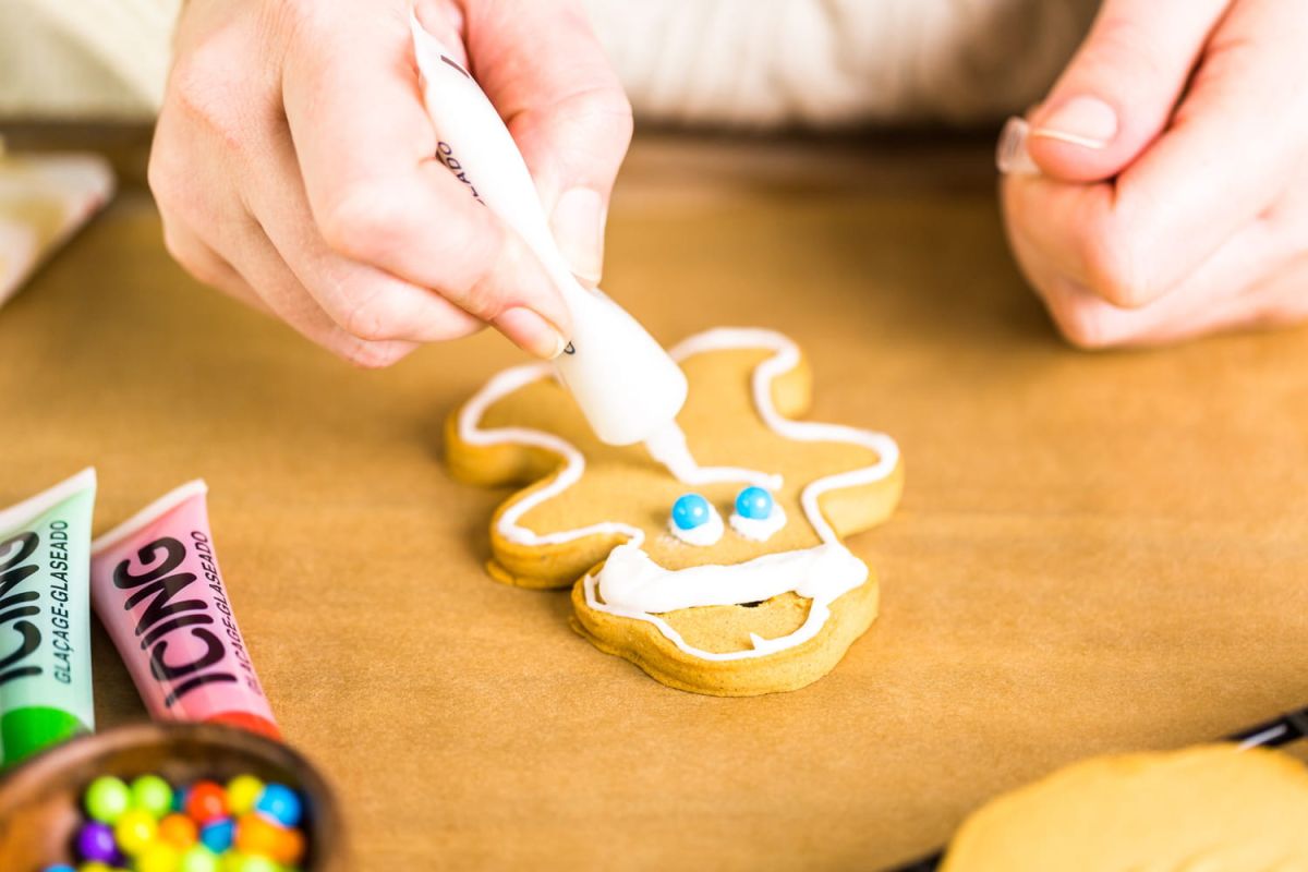 Dessins gourmands : maîtriser le glaçage avec finesse