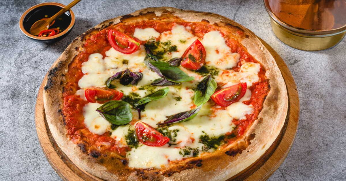 Découvrez les secrets d'un chef pour une pizza Margherita parfaite à la maison