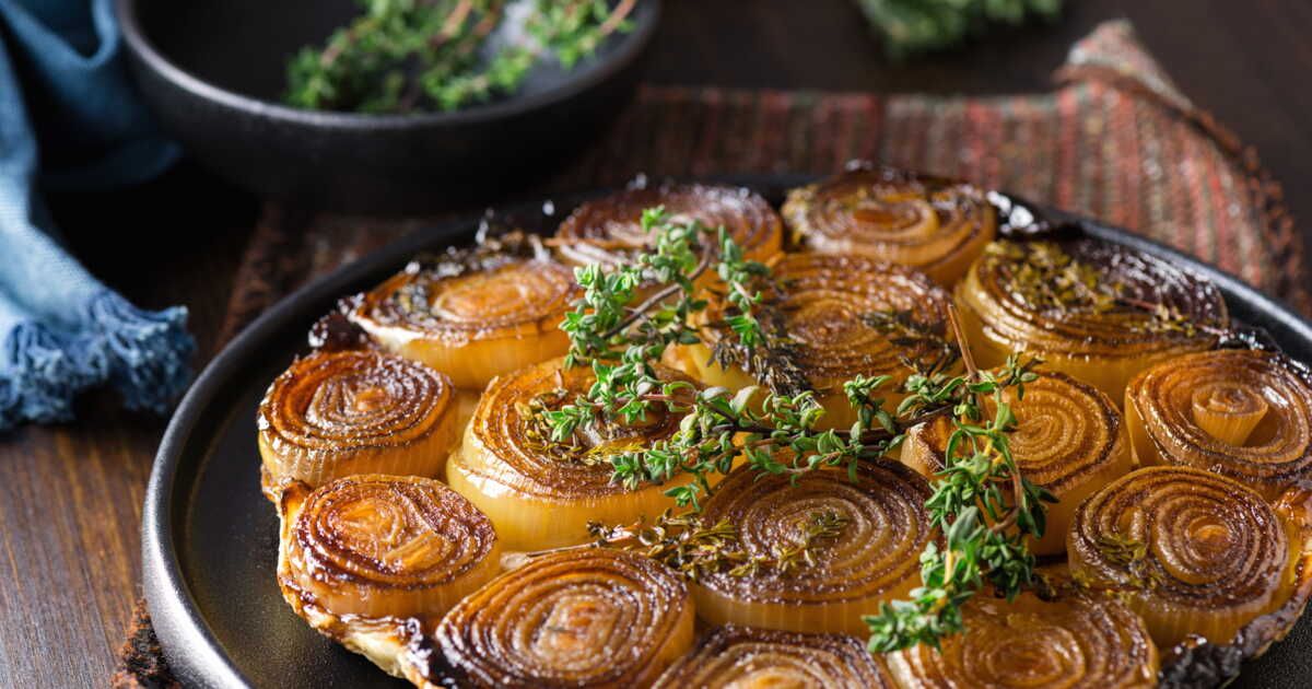 Une tarte à l’oignon délicieuse en un clin d'œil