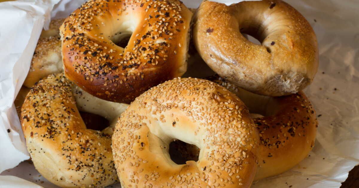 Un brunch délicieux : le bagel façon pain perdu qui va vous séduire