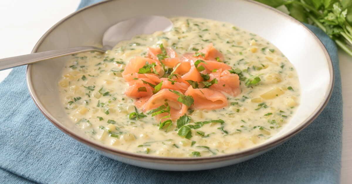 Une recette express de pâtes aux poireaux et saumon fumé