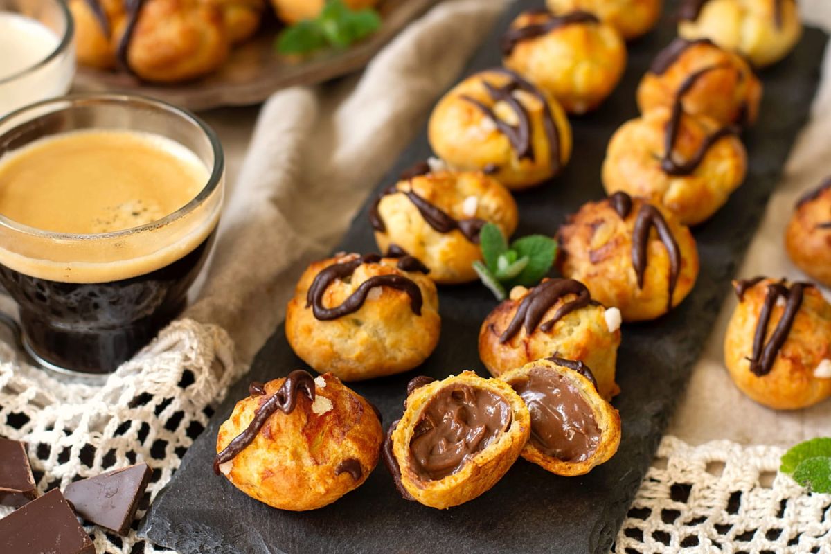 Dégustez des chouquettes façon profiteroles avec la touche de Cyril Lignac