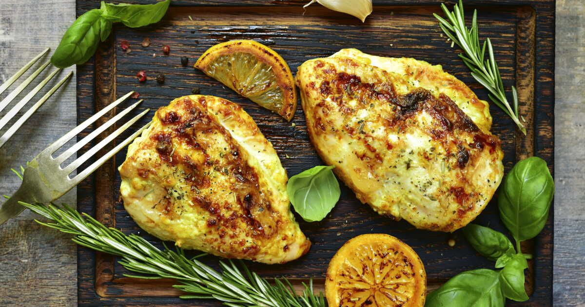 Découvrez le poulet croustillant au citron, idéal pour les soirs sans inspiration