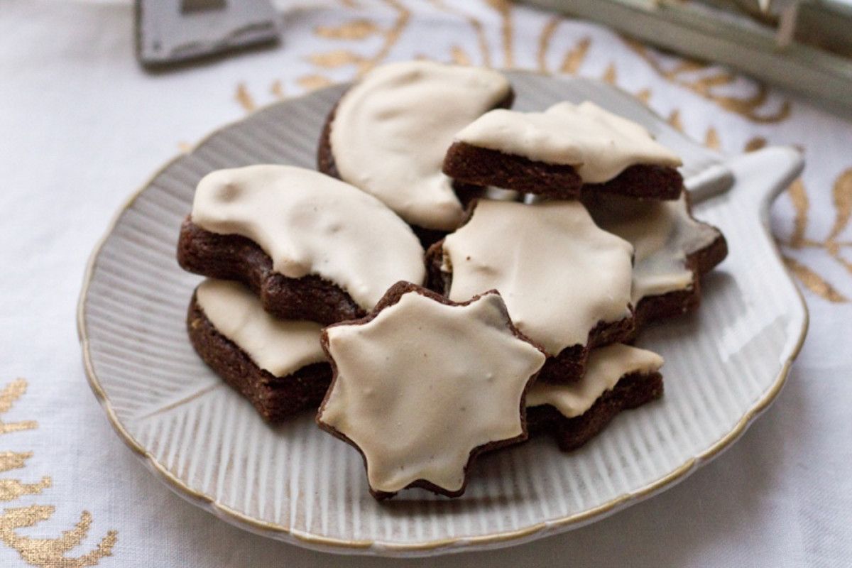 Sablés au chocolat avec glaçage meringué