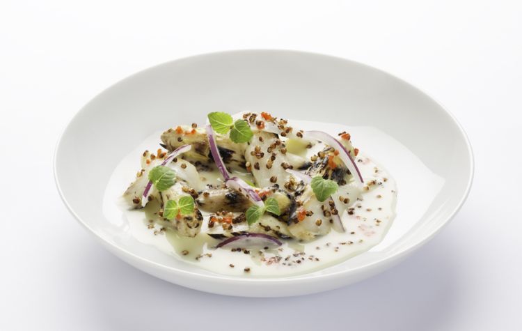 Ceviche d’asperges blanches à la leche de tigre et quinoa croustillant