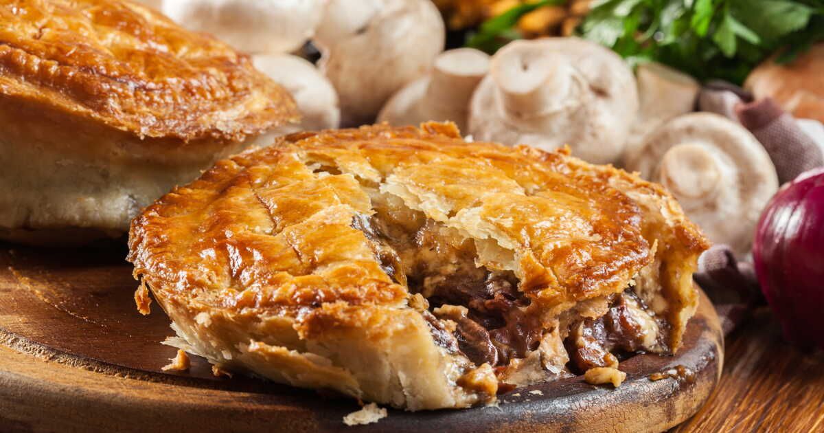 Une tourte réconfortante au poulet et champignons pour l'automne