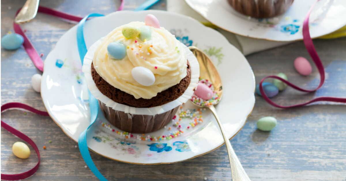 Des cupcakes irrésistibles au cœur praliné et crème fromagère