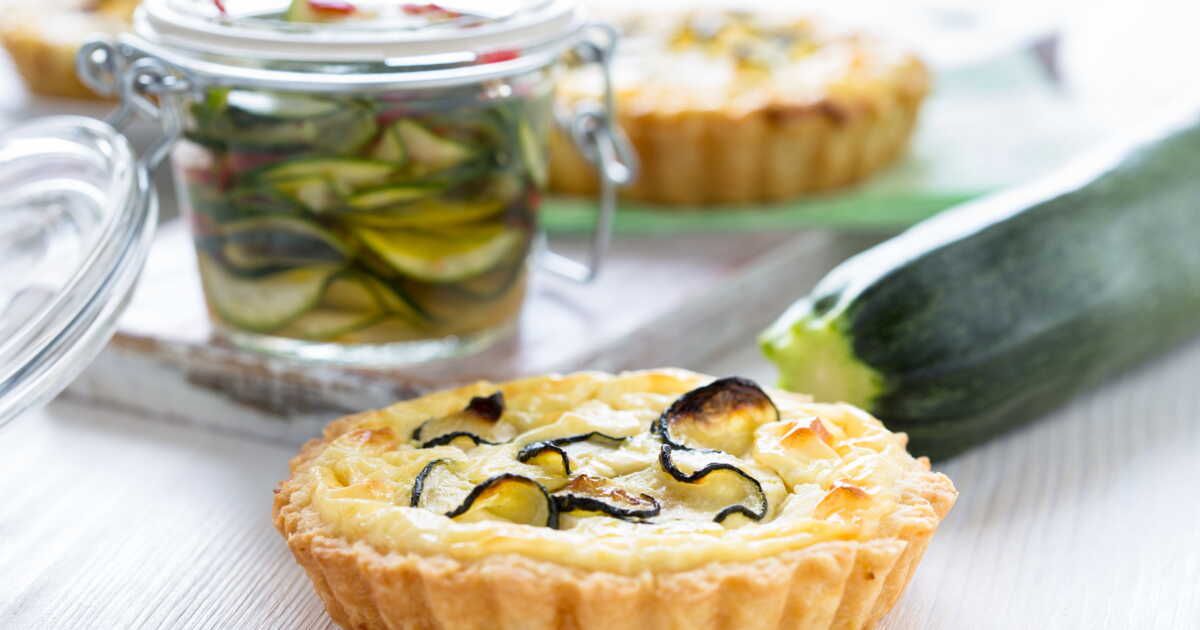 Des minis-tatins de courgettes pour un dîner original