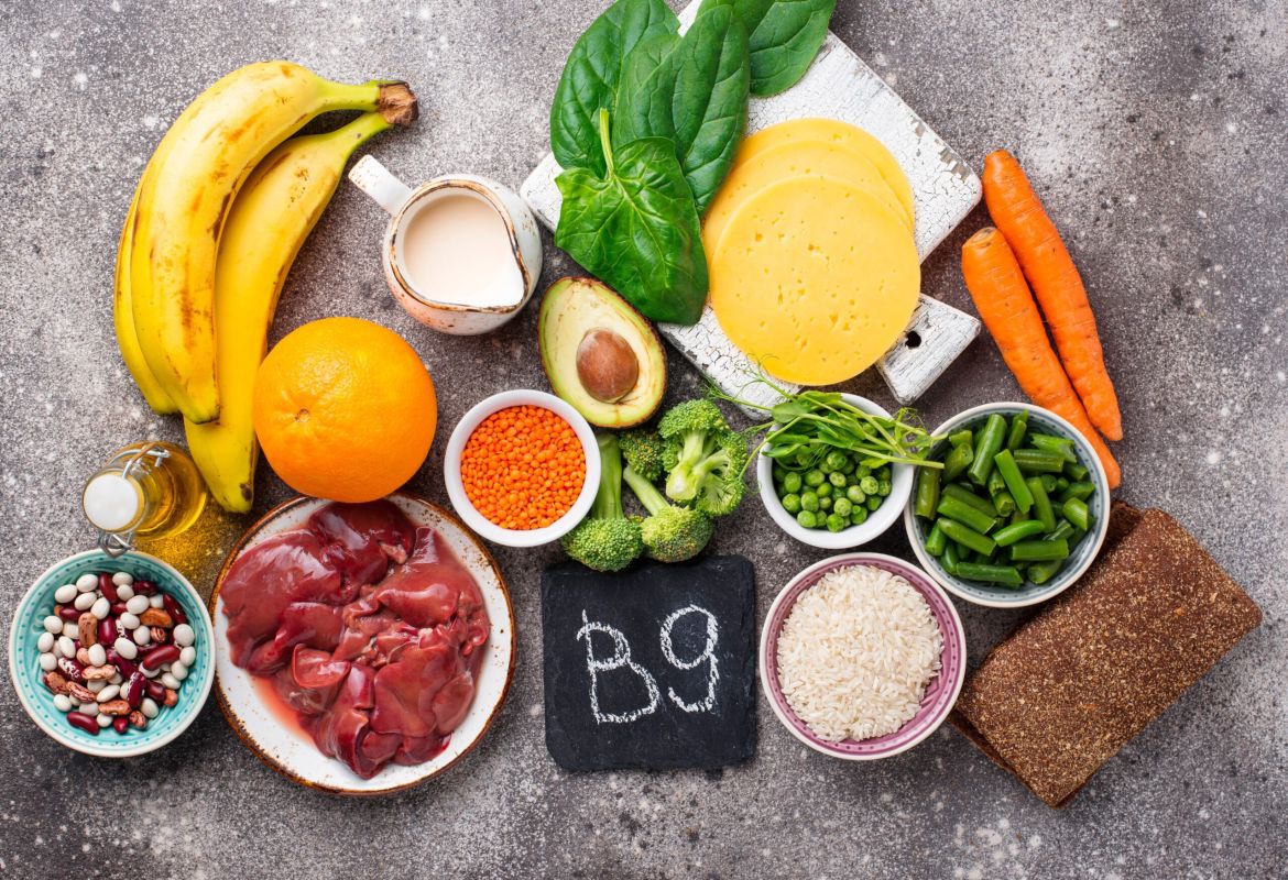 Vitamine B9 (acide folique) : bienfaits, carence et surdosage