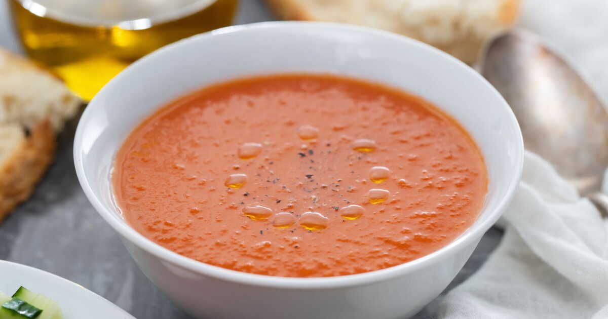 Le gaspacho estival de Cyril Lignac : une recette inédite à découvrir